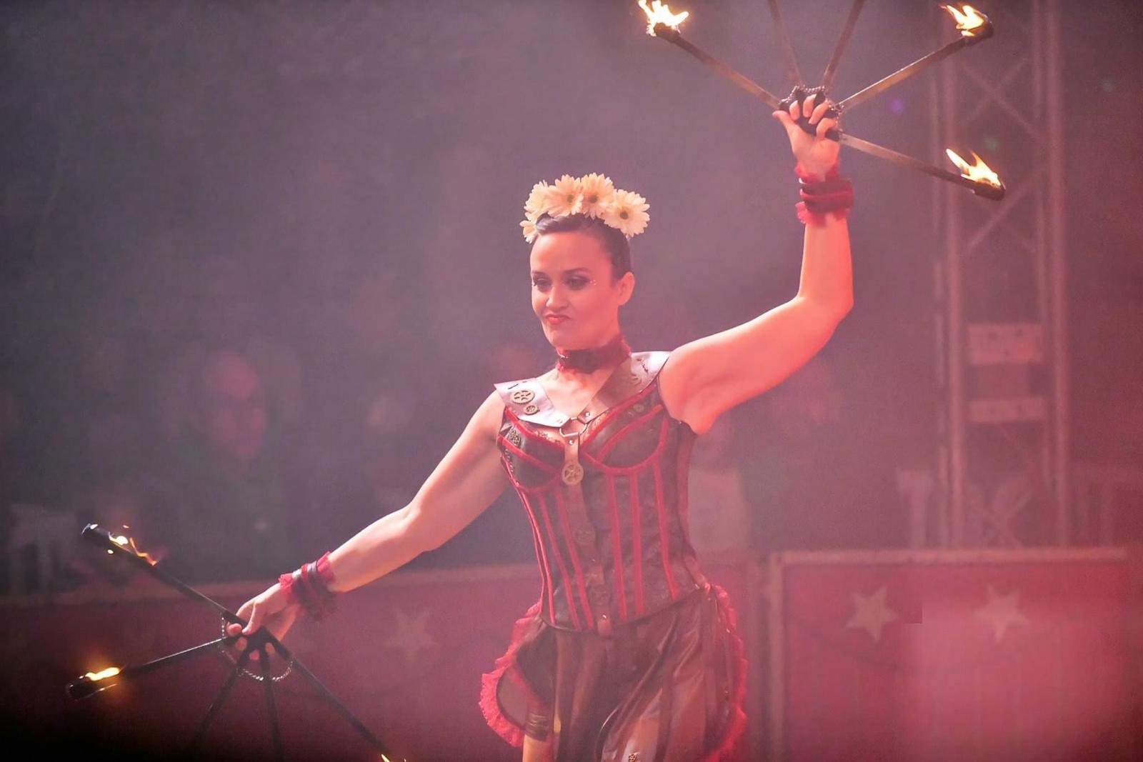 Cotzani and Wendy performance photo